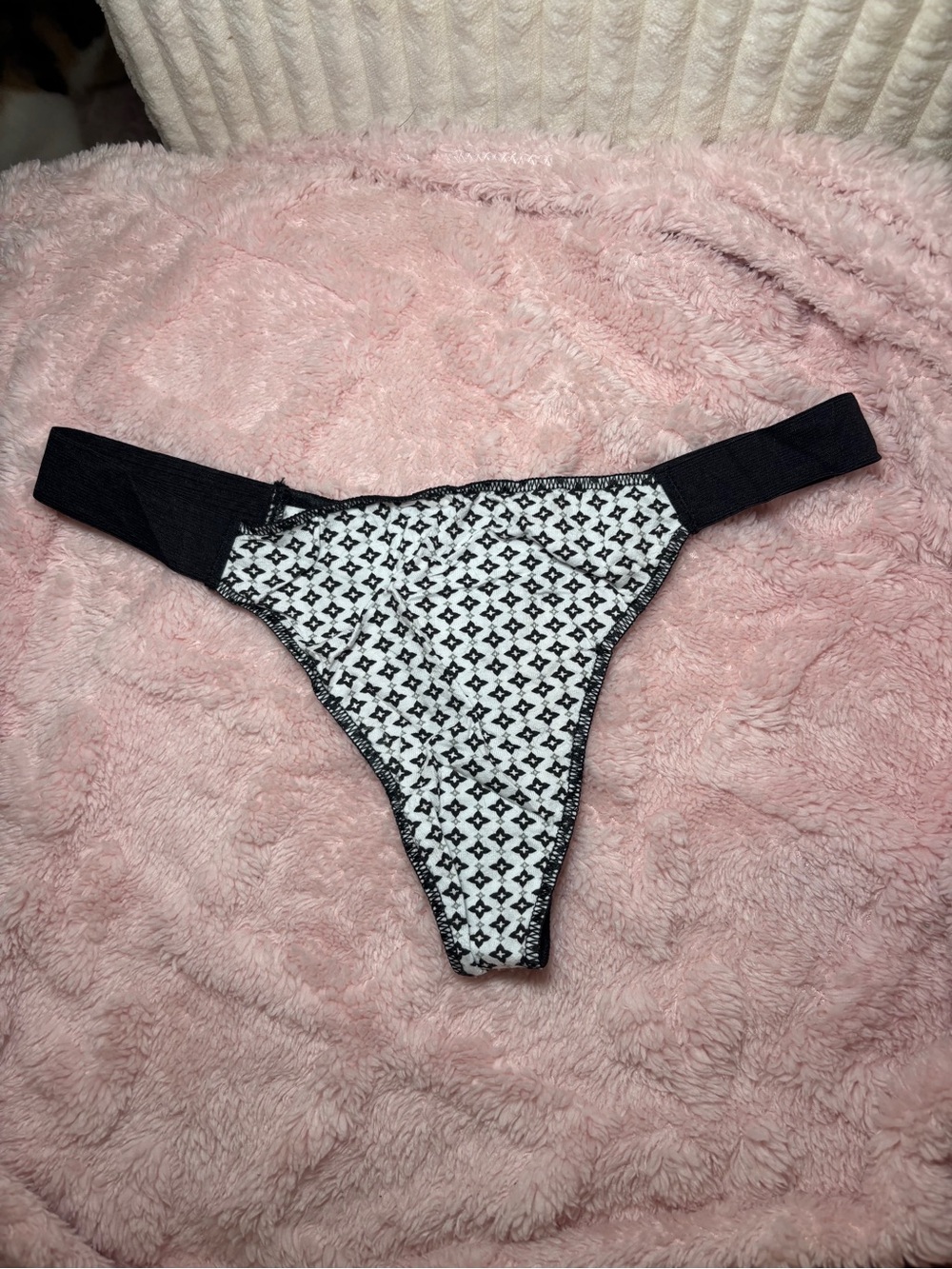 Victoria's Secret Black and White Patterned Thong